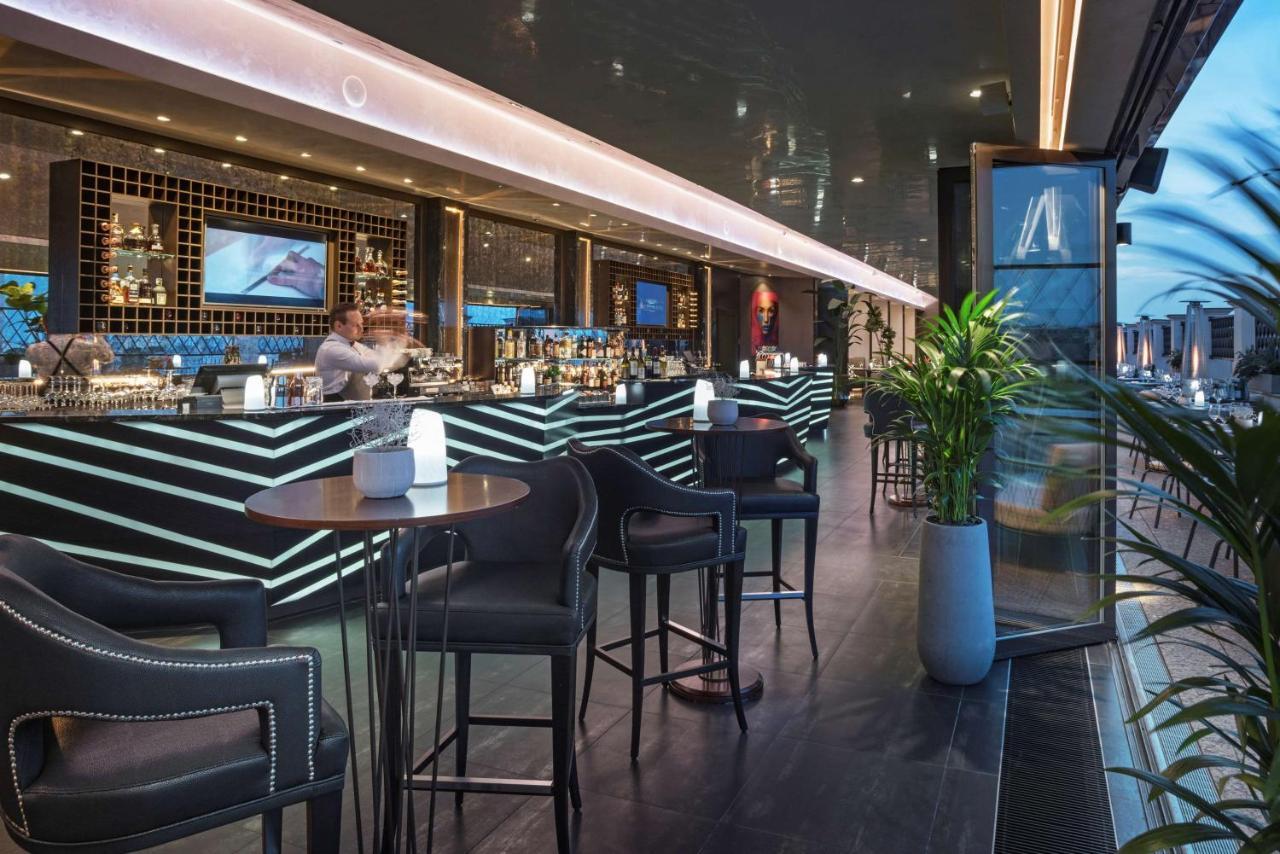 Grand Hotel Kempinski Rīga Exterior foto The bar at the Sky Bar