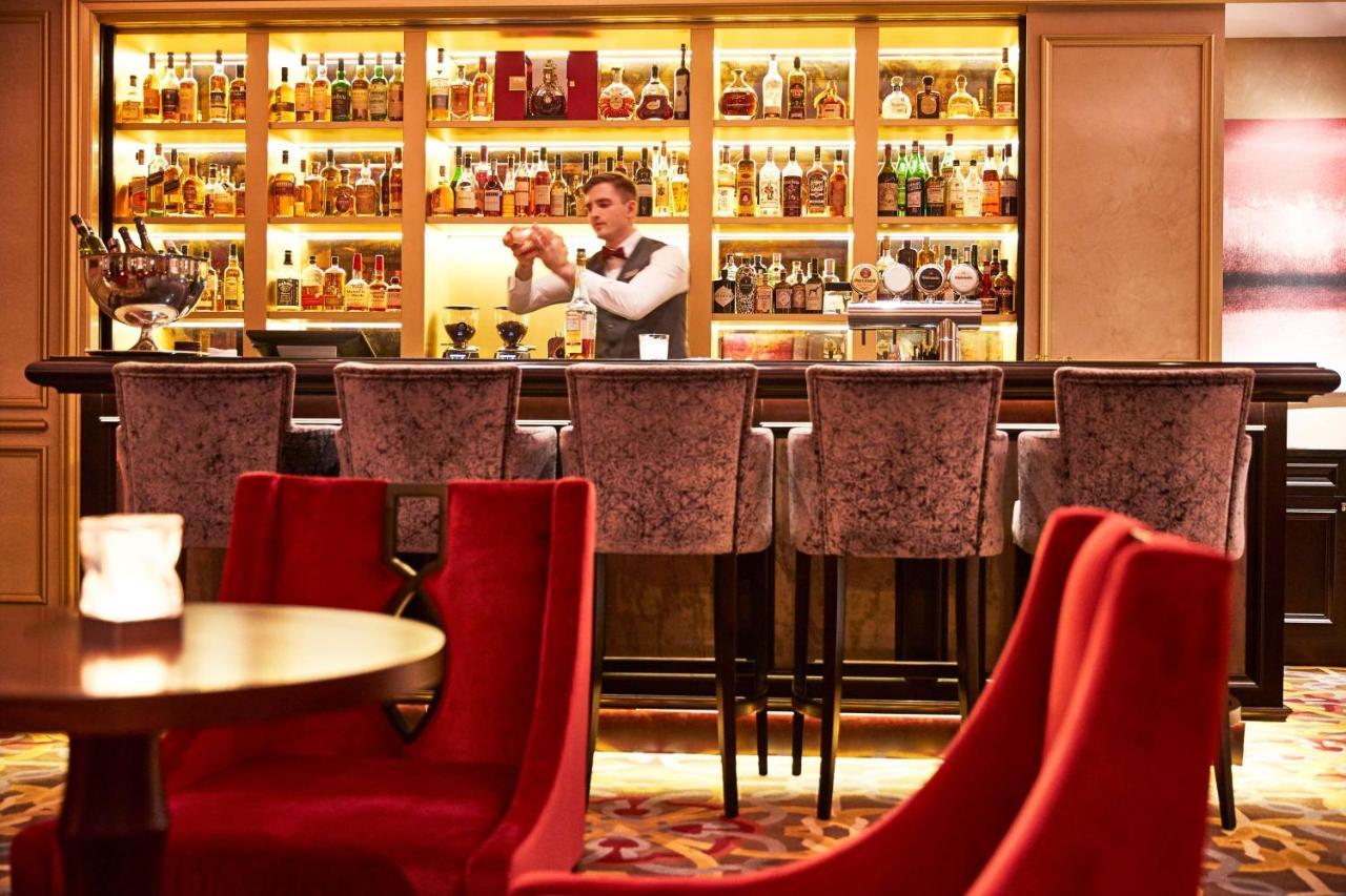Grand Hotel Kempinski Rīga Exterior foto The bar at the Concourse